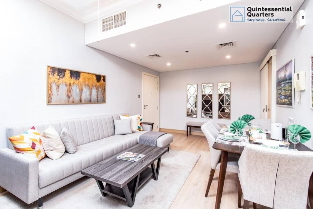 Downtown Cozy Home + Partitioned Living Room Dubai Ngoại thất bức ảnh