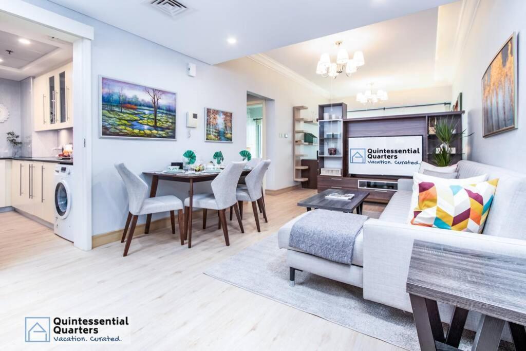 Downtown Cozy Home + Partitioned Living Room Dubai Ngoại thất bức ảnh