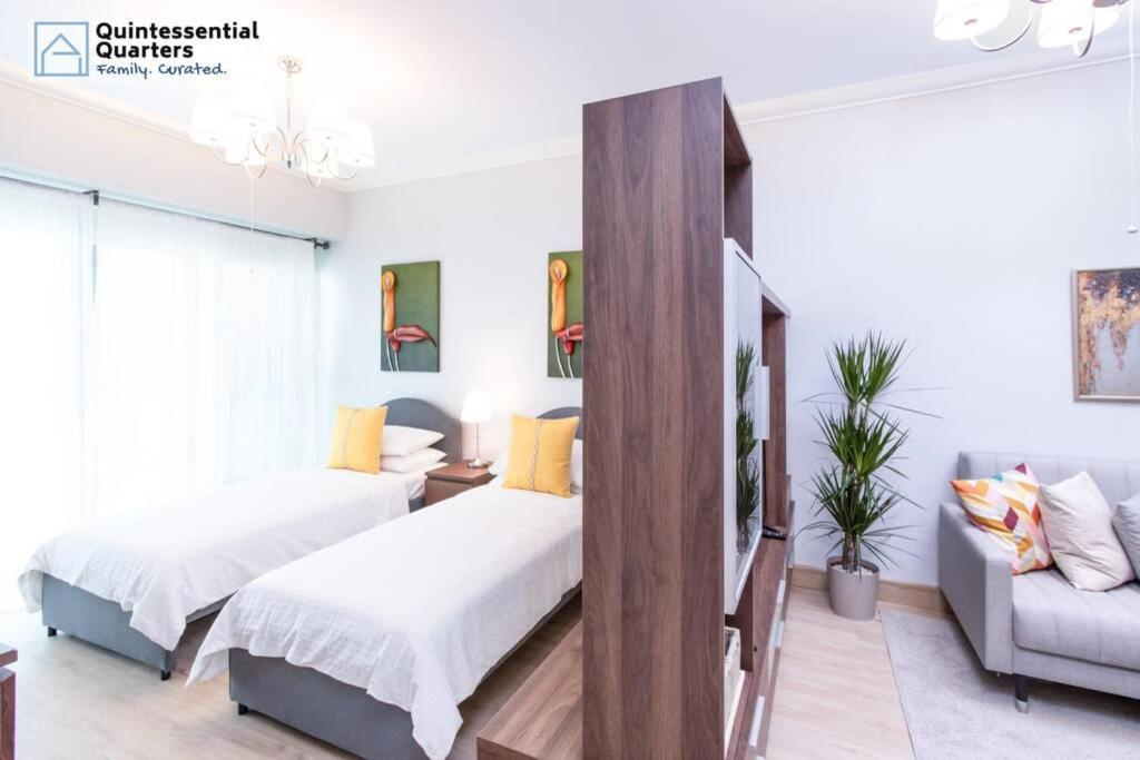 Downtown Cozy Home + Partitioned Living Room Dubai Ngoại thất bức ảnh